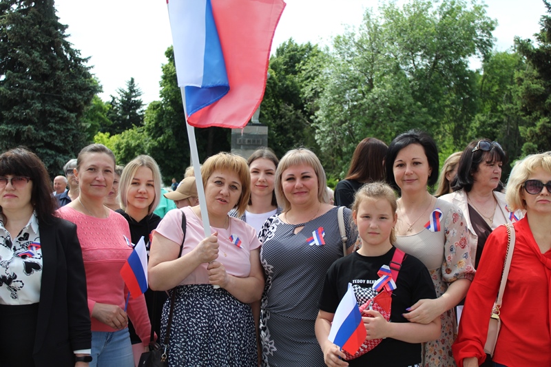 Погода в славяносербске. Митинг. С праздником день России.